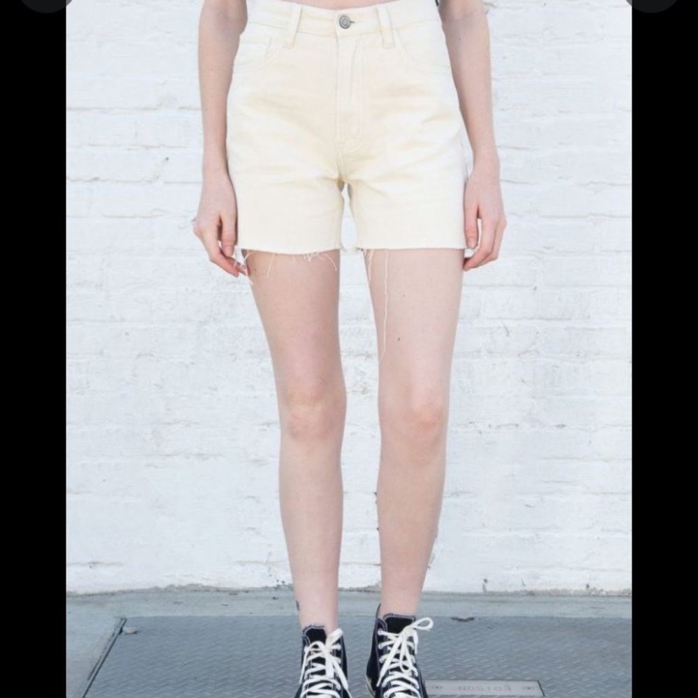 Brandy Melville Cream Molly denim shorts medium